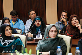 نشست صمیمانه رئیس رسانه ملی با نویسندگان فیلم و سریال