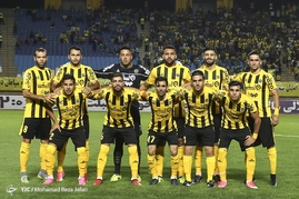 ديدار تيم هاي فوتبال سپاهان و سپيد رود