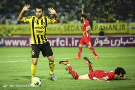 ديدار تيم هاي فوتبال سپاهان و سپيد رود