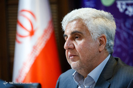 نشست مطبوعاتی رئیس دانشگاه آزاد اسلامی