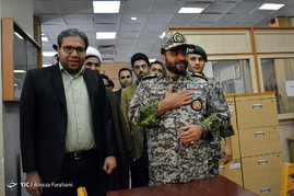بازدید فرمانده قرارگاه پدافند هوایی خاتم‌الانبیاء ارتش در باشگاه خبرنگاران جوان