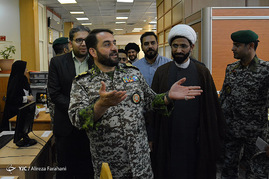 بازدید فرمانده قرارگاه پدافند هوایی خاتم‌الانبیاء ارتش در باشگاه خبرنگاران جوان