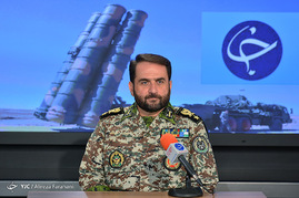 بازدید فرمانده قرارگاه پدافند هوایی خاتم‌الانبیاء ارتش در باشگاه خبرنگاران جوان