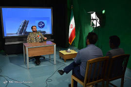 بازدید فرمانده قرارگاه پدافند هوایی خاتم‌الانبیاء ارتش در باشگاه خبرنگاران جوان