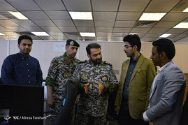 بازدید فرمانده قرارگاه پدافند هوایی خاتم‌الانبیاء ارتش در باشگاه خبرنگاران جوان