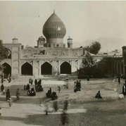     مرقد حضرت شاهچراغ شیراز در سال ۱۲۷۲