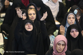 دعای عرفه در مصلی تهران