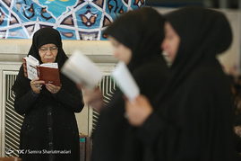 دعای عرفه در مصلی تهران
