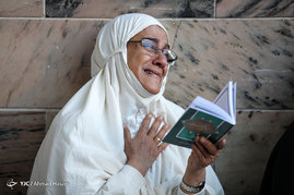 دعای عرفه در حرم مطهر امام رضا (ع)