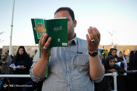 دعای عرفه در حرم مطهر امام رضا (ع)