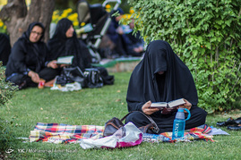 مراسم دعای عرفه و تشییع پیکر شهدای گمنام در همدان