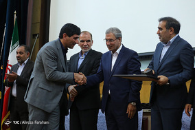 دوازدهمین جشنواره تعاونی‌های برتر، بعداز ظهر امروز دوشنبه (13 شهریورماه) با حضور علی ربیعی وزیر کار ، تعاون و رفاه اجتماعی در مجموعه فرهنگی تلاش برگزار شد.