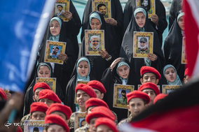 راهپیمایی نمازگزاران نماز جمعه در حمایت از مسلمانان میانمار