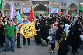 کاروان شادی به مناسبت عید غدیر از صحن امام زاده معصوم به سمت امام زاده حسن با حضور آبت اله احمد خاتمی برگزار شد.