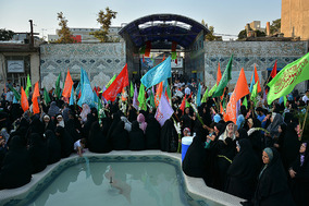 کاروان شادی به مناسبت عید غدیر از صحن امام زاده معصوم به سمت امام زاده حسن با حضور آبت اله احمد خاتمی برگزار شد.