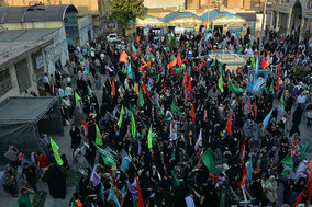 کاروان شادی به مناسبت عید غدیر از صحن امام زاده معصوم به سمت امام زاده حسن با حضور آبت اله احمد خاتمی برگزار شد.