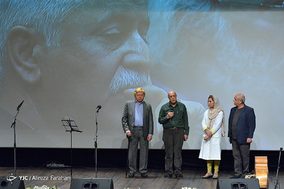 آیین بزرگداشت سیروس ابراهیم زاده، کیانوش عیاری و حسین علیزاده در نوزدهمین جشن بزرگ سینمای ایران