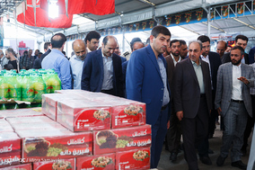 افتتاح پانزدهمین نمایشگاه عطر سیب با حضور شهردار