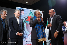 افتتاح پانزدهمین نمایشگاه عطر سیب با حضور شهردار