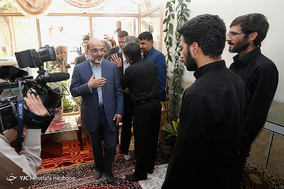 حضور رئیس رسانه ملی در منزل شهید محسن حججی