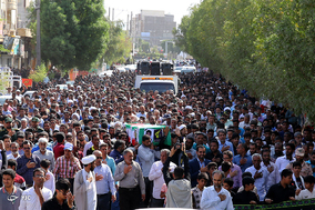 تشییع پیکر شهید روشی، شهید 10 ساله ایرانی در حمله انتحاری داعش در ناصریه عراق - رودان