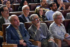 آیین تجلیل و رونمایی از تندیس و تمبر مریم میرزاخانی