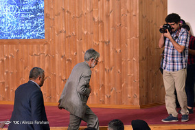 آیین تجلیل و رونمایی از تندیس و تمبر مریم میرزاخانی