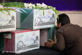 تشییع چهار شهید دفاع مقدس و یک شهید مدافع حرم در مشهد