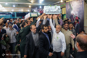تشییع چهار شهید دفاع مقدس و یک شهید مدافع حرم در مشهد
