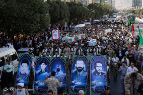 تشییع چهار شهید دفاع مقدس و یک شهید مدافع حرم در مشهد