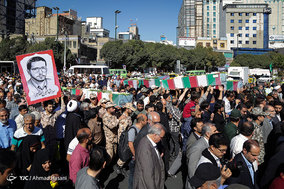 تشییع چهار شهید دفاع مقدس و یک شهید مدافع حرم در مشهد