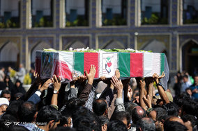 تشییع چهار شهید دفاع مقدس و یک شهید مدافع حرم در مشهد