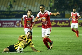 لیگ برتر فوتبال دیدار تیمهای سپاهان و پرسپولیس