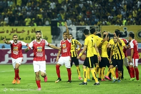 لیگ برتر فوتبال دیدار تیمهای سپاهان و پرسپولیس