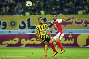 لیگ برتر فوتبال دیدار تیمهای سپاهان و پرسپولیس
