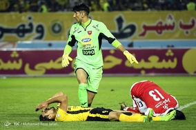 لیگ برتر فوتبال دیدار تیمهای سپاهان و پرسپولیس