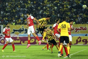 لیگ برتر فوتبال دیدار تیمهای سپاهان و پرسپولیس