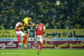 لیگ برتر فوتبال دیدار تیمهای سپاهان و پرسپولیس