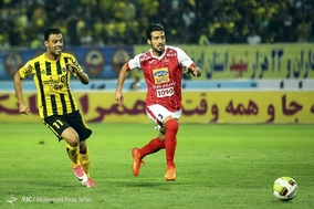 لیگ برتر فوتبال دیدار تیمهای سپاهان و پرسپولیس