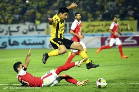 لیگ برتر فوتبال دیدار تیمهای سپاهان و پرسپولیس