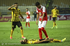 لیگ برتر فوتبال دیدار تیمهای سپاهان و پرسپولیس