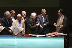 مراسم نکوداشت و رونمایی از آثار محمود فرشچیان