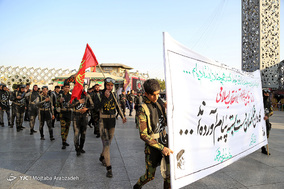 حرکت کاروان نمادین غواصان جنگ در تهران