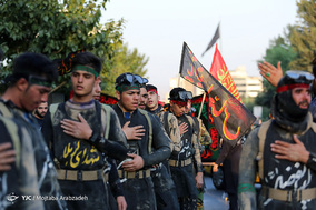 حرکت کاروان نمادین غواصان جنگ در تهران