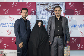 رونمایی از کتاب دِین در باشگاه خبرنگاران جوان