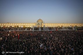 مراسم تشییع پیکر شهیر محسن حججی در میدان امام اصفهان