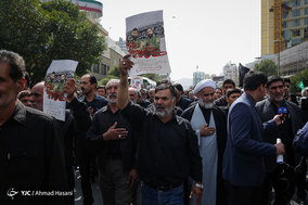 تشییع پیکر شهدای مدافع حرم سنجرانی و یزدانی در مشهد