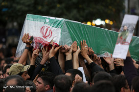 تشییع پیکر شهدای مدافع حرم سنجرانی و یزدانی در مشهد
