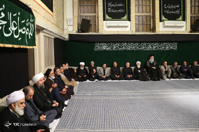 مراسم عزاداری شب تاسوعای حسینی در حسینه امام خمینی(ره)