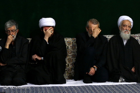 مراسم عزاداری شب عاشورا در حسینه امام خمینی(ره)